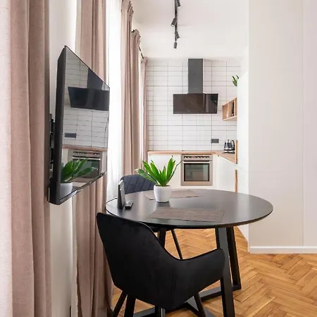 Mucenieku Old Town Bright *