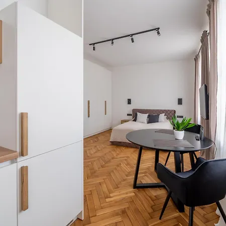 Mucenieku Old Town Bright Apartment *