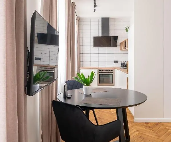 Mucenieku Old Town Bright *