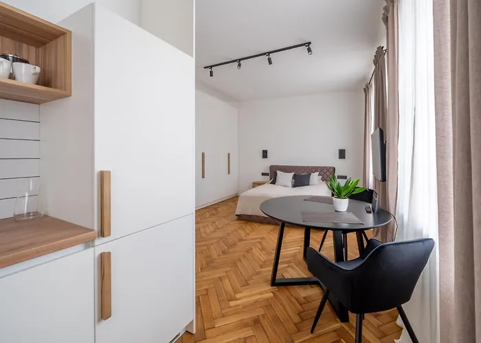 Mucenieku Old Town Bright Apartment *